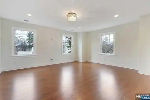 582 Green Valley Road, Paramus, NJ 07652 — photo 12