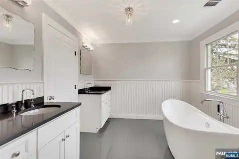 582 Green Valley Road, Paramus, NJ 07652 — photo 15