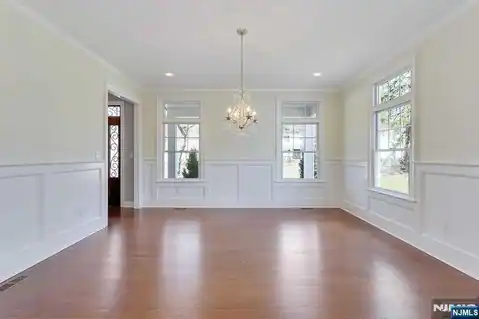 582 Green Valley Road, Paramus, NJ 07652 — photo 4