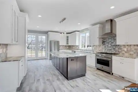 582 Green Valley Road, Paramus, NJ 07652 — photo 6