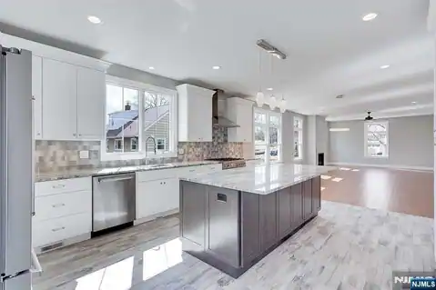 582 Green Valley Road, Paramus, NJ 07652 — photo 7