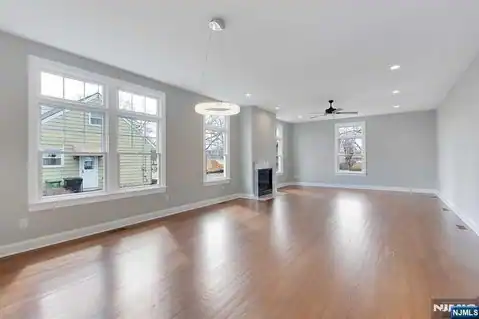 582 Green Valley Road, Paramus, NJ 07652 — photo 8
