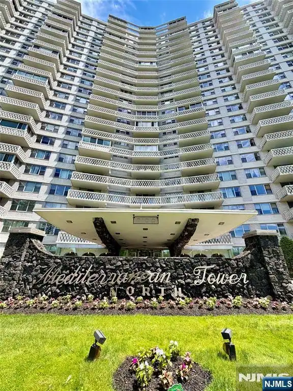2100 Linwood 4P, Fort Lee, NJ 07024