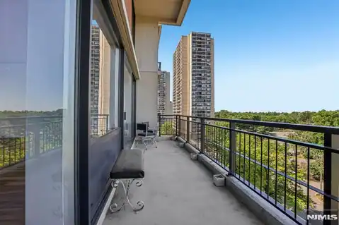 3 Horizon Road 1021, Fort Lee, NJ 07024 — photo 8