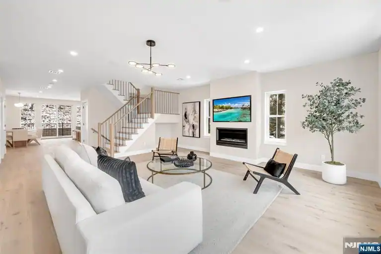 188 Broadway 2, Woodcliff Lake, NJ 07677