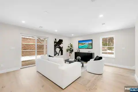 188 Broadway 2, Woodcliff Lake, NJ 07677 — photo 32
