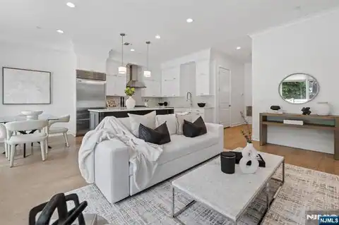 10 Gabriel Court, Paramus, NJ 07652 — photo 38