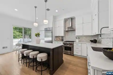 10 Gabriel Court, Paramus, NJ 07652 — photo 5