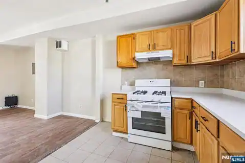 108 E Main Street, Paterson, NJ 07522 — photo 15