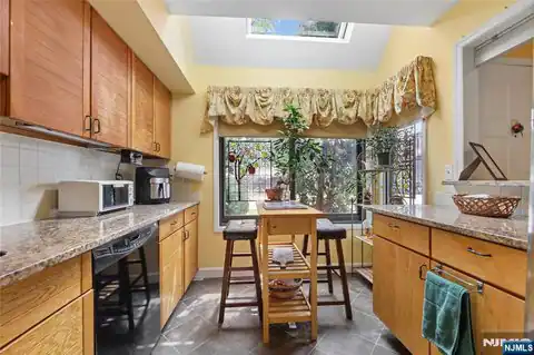 1447 John Street, Fort Lee, NJ 07024 — photo 11