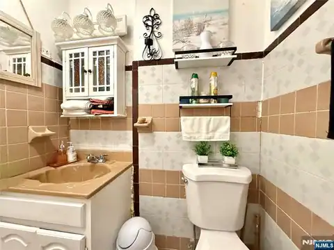 615 Summit Avenue, Union City, NJ 07087 — photo 16