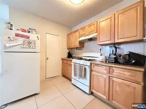 615 Summit Avenue, Union City, NJ 07087 — photo 20