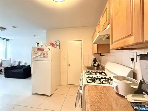 615 Summit Avenue, Union City, NJ 07087 — photo 22