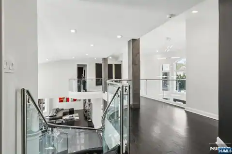 63 Roberts Road, Englewood Cliffs, NJ 07632 — photo 17