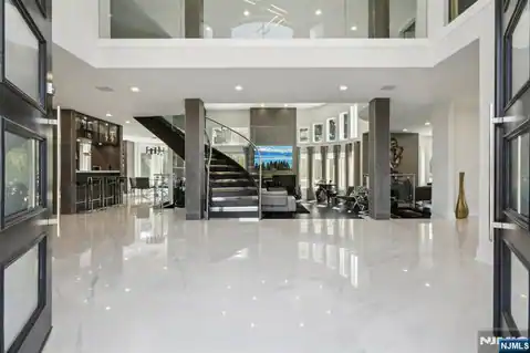 63 Roberts Road, Englewood Cliffs, NJ 07632 — photo 2