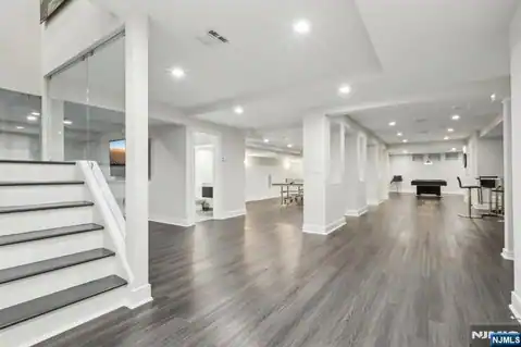 63 Roberts Road, Englewood Cliffs, NJ 07632 — photo 27