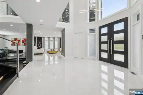 63 Roberts Road, Englewood Cliffs, NJ 07632 — photo 3