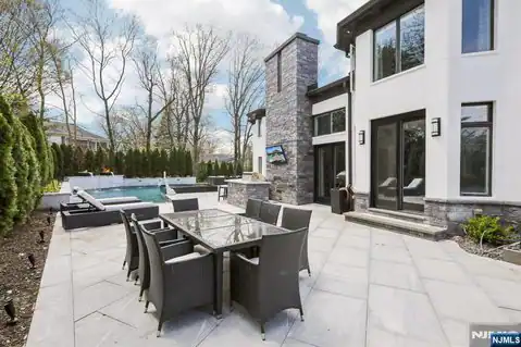 63 Roberts Road, Englewood Cliffs, NJ 07632 — photo 37