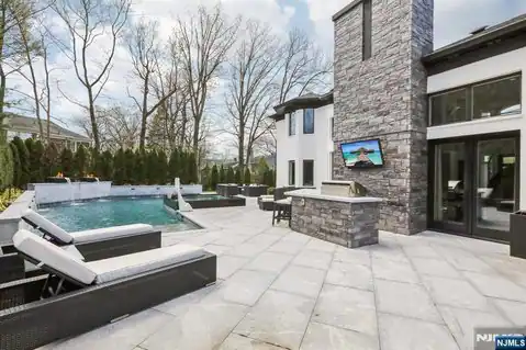63 Roberts Road, Englewood Cliffs, NJ 07632 — photo 38