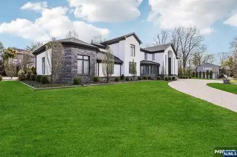 63 Roberts Road, Englewood Cliffs, NJ 07632 — photo 46