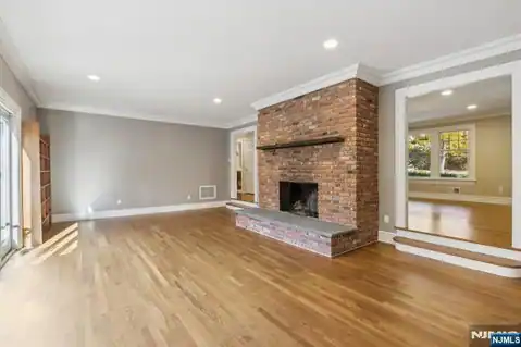 5 Winding Way, Saddle River, NJ 07458 — photo 11