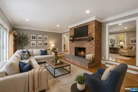 5 Winding Way, Saddle River, NJ 07458 — photo 12