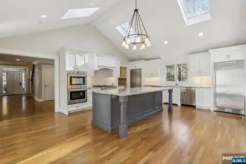 5 Winding Way, Saddle River, NJ 07458 — photo 8