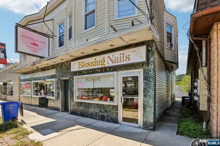 580 Lafayette Avenue, Hawthorne, NJ 07506