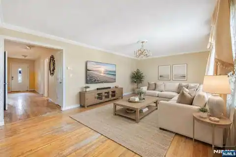 261 10th Street 1, Palisades Park, NJ 07650 — photo 3