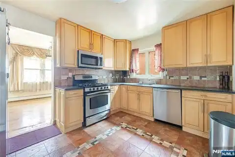 261 10th Street 1, Palisades Park, NJ 07650 — photo 6