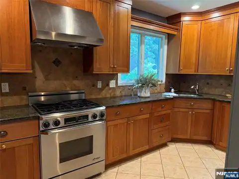 37 Columbus Avenue, Harrington Park, NJ 07640 — photo 9