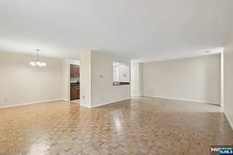 135-167 S Maple Avenue 143 B, Ridgewood, NJ 07450 — photo 11