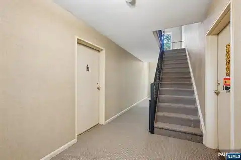 135-167 S Maple Avenue 143 B, Ridgewood, NJ 07450 — photo 4