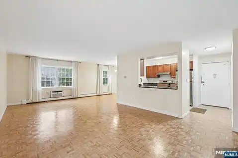 135-167 S Maple Avenue 143 B, Ridgewood, NJ 07450 — photo 5