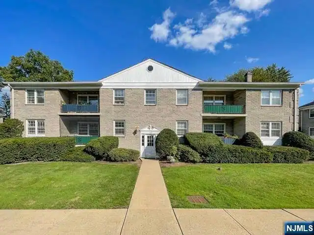 135-167 S Maple Avenue 155 E, Ridgewood, NJ 07450