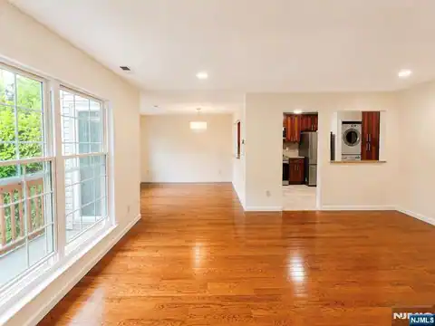 555 Ridge Lane, Fort Lee, NJ 07024 — photo 11