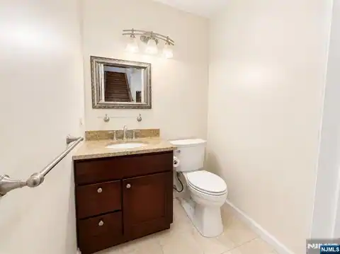 555 Ridge Lane, Fort Lee, NJ 07024 — photo 17