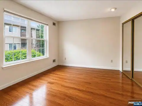 555 Ridge Lane, Fort Lee, NJ 07024 — photo 29