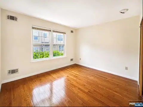 555 Ridge Lane, Fort Lee, NJ 07024 — photo 30