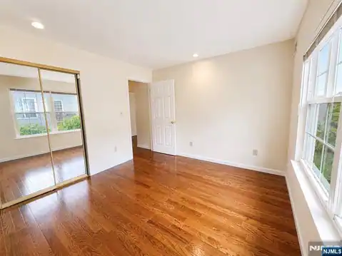 555 Ridge Lane, Fort Lee, NJ 07024 — photo 31