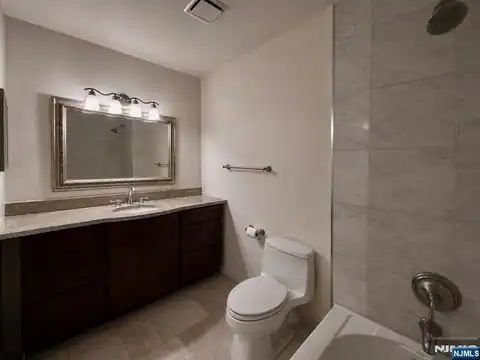 555 Ridge Lane, Fort Lee, NJ 07024 — photo 32