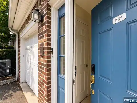 555 Ridge Lane, Fort Lee, NJ 07024 — photo 4