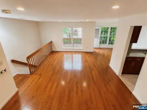555 Ridge Lane, Fort Lee, NJ 07024 — photo 7