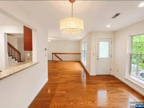 555 Ridge Lane, Fort Lee, NJ 07024 — photo 9