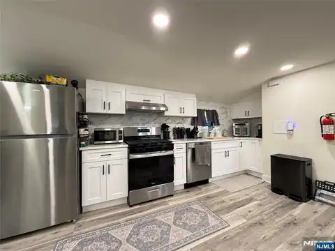 51 Echo Place 2nd fl, Elmwood Park, NJ 07407 — photo 13
