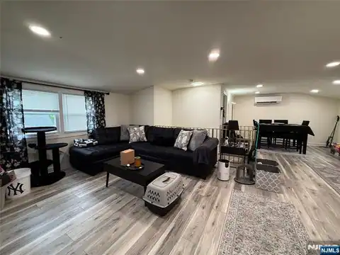 51 Echo Place 2nd fl, Elmwood Park, NJ 07407 — photo 2