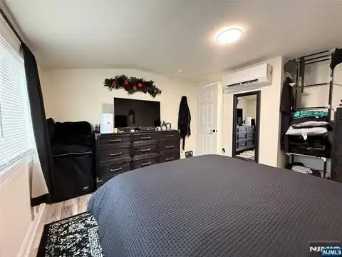 51 Echo Place 2nd fl, Elmwood Park, NJ 07407 — photo 24