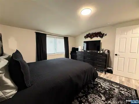 51 Echo Place 2nd fl, Elmwood Park, NJ 07407 — photo 25