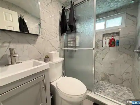 51 Echo Place 2nd fl, Elmwood Park, NJ 07407 — photo 31