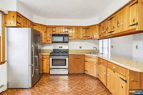 488 Cedar Lane, Paramus, NJ 07652 — photo 17